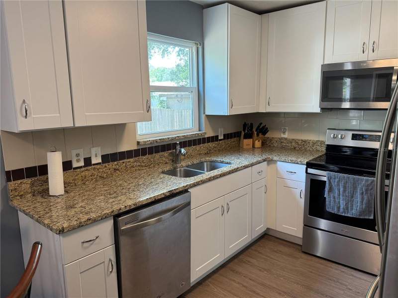 3 bedroom Single Family Residence at 323 Savage Way, Groveland Farms 23-22-24, Groveland — photo 4