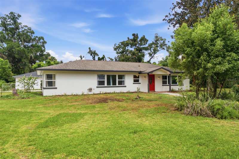 3 bedroom Single Family Residence at 625 Limona Road, Brandon, Brandon — photo 1