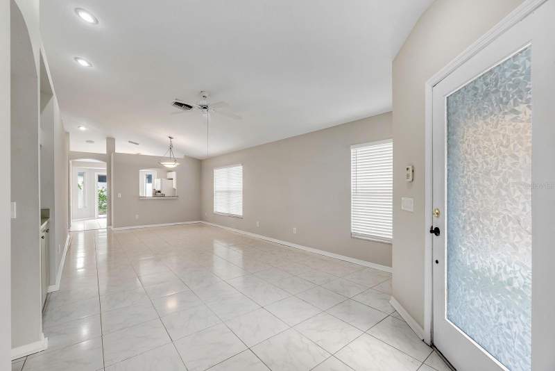 3 bedroom Single Family Residence at 8309 Quarter Horse Drive, Parkway Center Single Family P, Riverview — photo 2