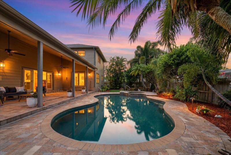 4 bedroom Single Family Residence at 2917 Sandpiper Place, Feather Sound Custom Home Site Unit III, Clearwater — photo 2