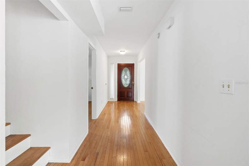 4 bedroom Single Family Residence at 325 17TH AVENUE, M & J SUB, ST PETERSBURG — photo 3