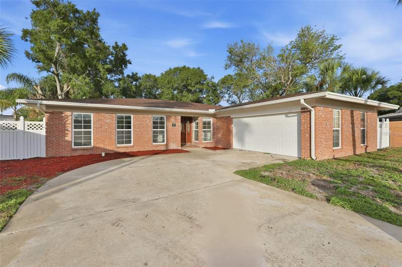 4 bedroom Single Family Residence at 8410 Lava Place, Bay Crest Park Unit 16, Tampa — photo 2