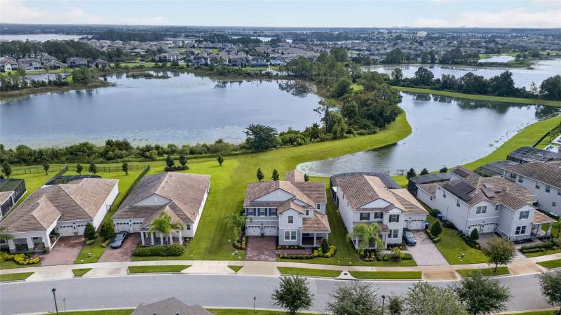 5 bedroom Single Family Residence at 9849 Lost Creek Drive, Waterleigh Ph 3B 3C & 3D, Winter Garden — photo 2