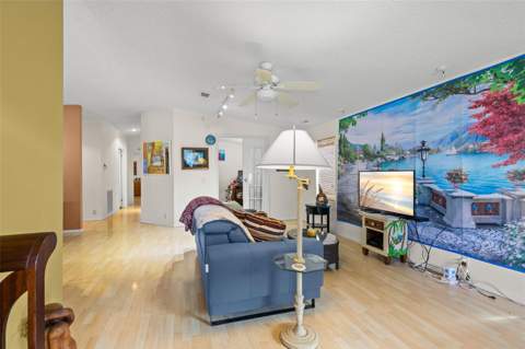 357 Mount Saxon Avenue #323, St Petersburg FL - photo 6 of 39