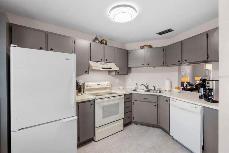 2 bedroom Condominium at 8703 Bardmoor Boulevard #305, Cordova Greens Condo, Seminole — photo 5