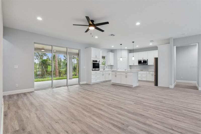 4 bedroom Single Family Residence at 2043 Watersedge Drive, Crystal Lake Estates, Deltona — photo 5