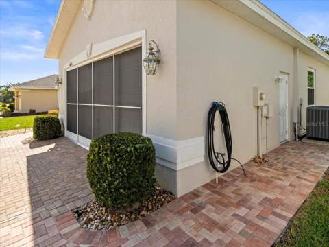 10163 Holly Berry Drive, Weeki Wachee FL - photo 12 of 55