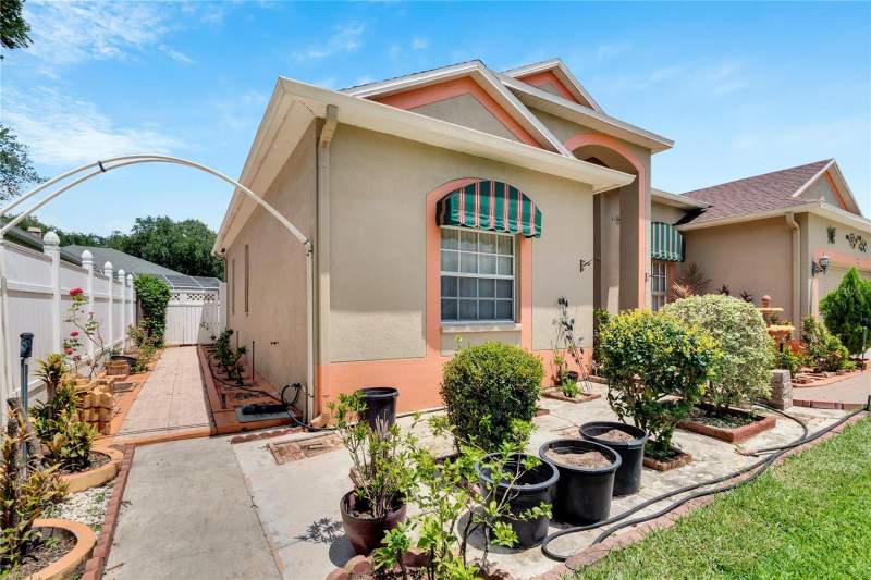 4 bedroom Single Family Residence at 813 Innergary Place, Innergary Point, Valrico — photo 3