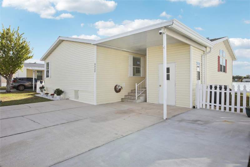 3 bedroom Manufactured Home at 8420 Fantasia Park Way, Lake Fantasia Platted Sub, Riverview — photo 4