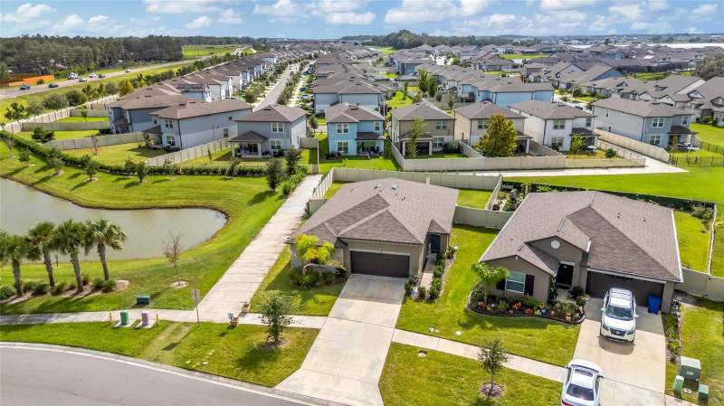4 bedroom Single Family Residence at 9617 Branching Ship Trace, Epperson North Village B, Wesley Chapel — photo 5