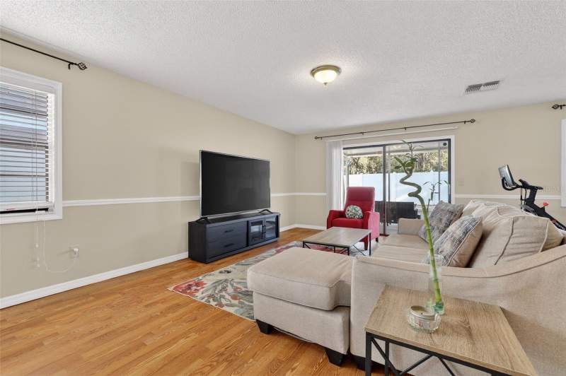 3 bedroom Townhouse at 5215 Corvette Drive, Le Clare Shores, Tampa — photo 4