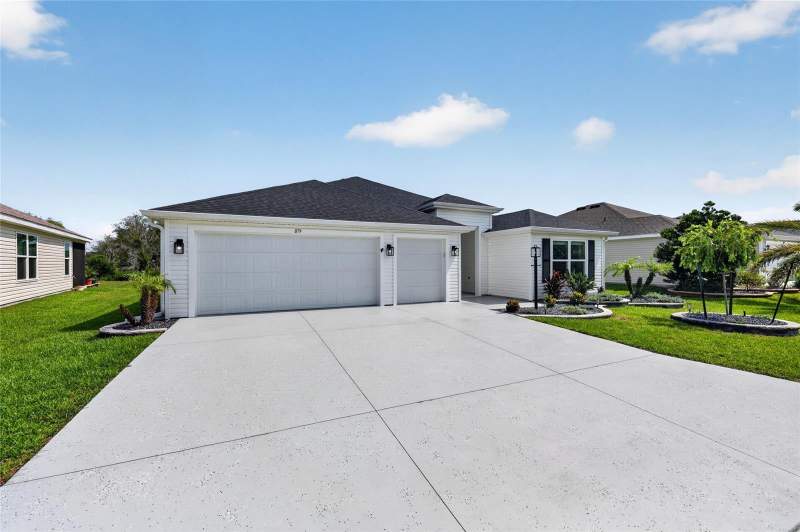 3 bedroom Single Family Residence at 879 Morley Avenue, Villages/West Lake Un #74, The Villages — photo 4