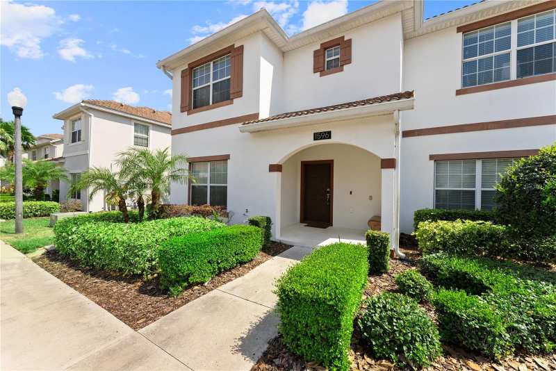 5 bedroom Townhouse at 1596 Moon Valley Drive, Stoneybrook South Ph I-1 & J-1, Davenport — photo 1