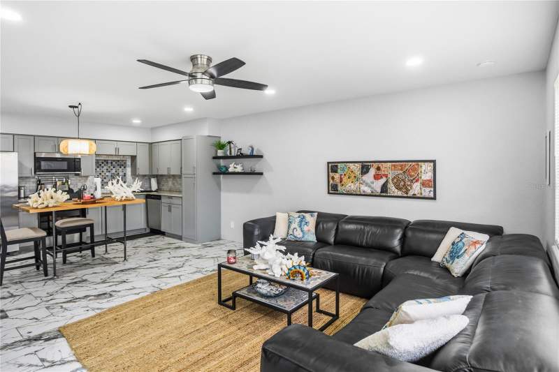 2 bedroom Condominium at 416 73rd Avenue #207, Golden Flamingo Apts Condo, St Petersburg — photo 2