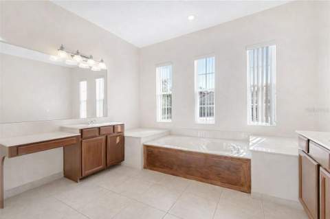 3821 Shoreview Drive, Kissimmee FL - photo 10 of 18