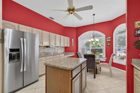 542 Loma Paseo Drive, The Villages FL - photo 12 of 49