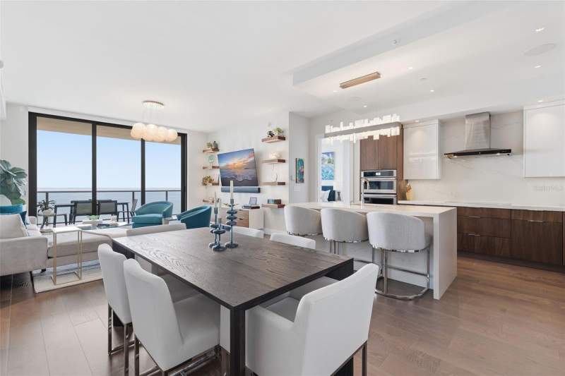2 bedroom Condominium at 100 1st Avenue #3802, One St. Petersburg, St Petersburg — photo 4