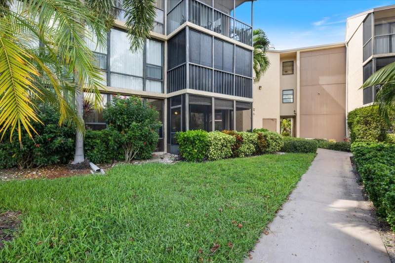1 bedroom Condominium at 612 Bird Bay Drive #118, Bird Bay Village, Venice — photo 2
