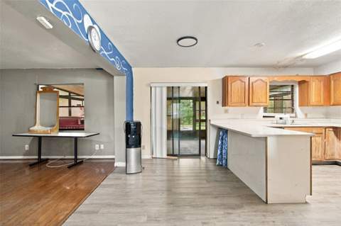 8010 Sharon Drive, Tampa FL - photo 20 of 63