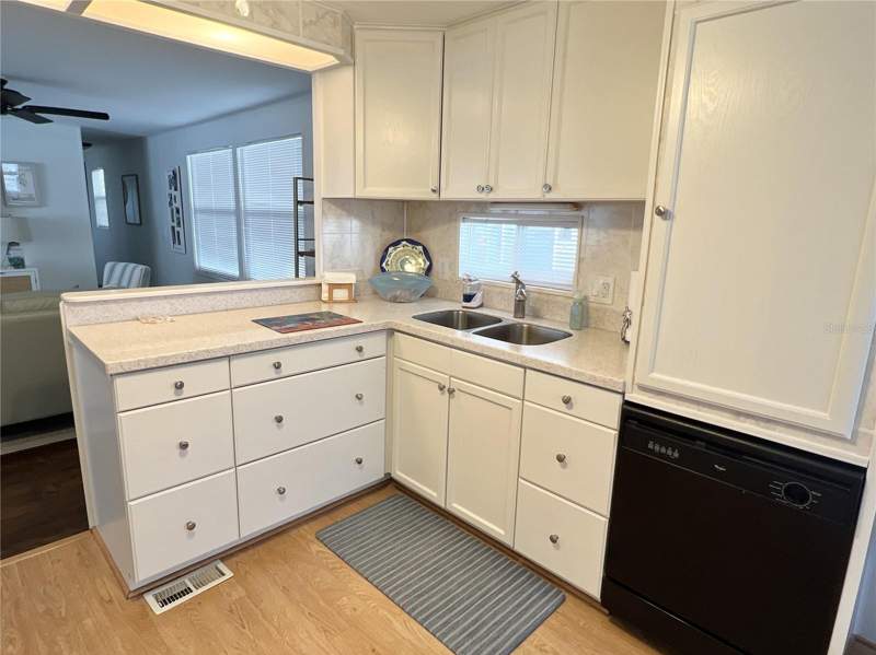 2 bedroom Mobile Home at 614 Mount Key Avenue #631, Mobel Americana Mobile Home Park Unrec, St Petersburg — photo 5