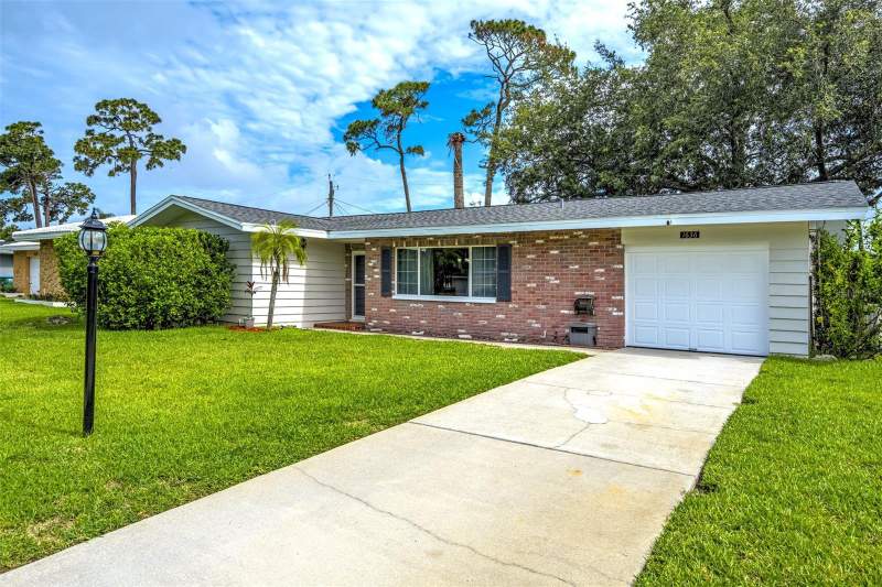 3 bedroom Single Family Residence at 1636 LEISURE DRIVE, WOODRIDGE, CLEARWATER — photo 1
