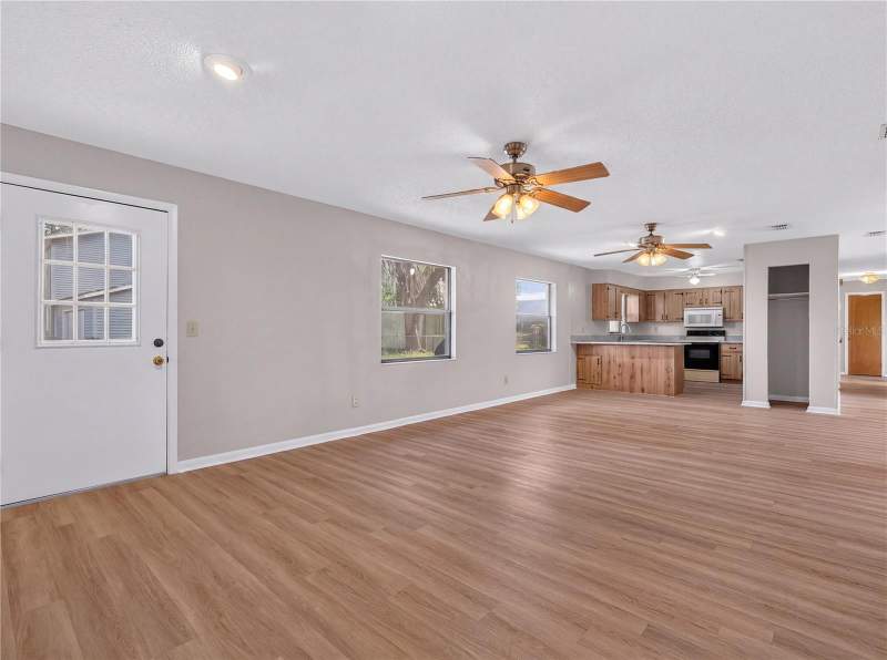 3 bedroom Single Family Residence at 17911 Beach Street, Silver Beach Heights, Umatilla — photo 5