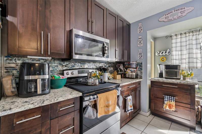 3 bedroom Single Family Residence at 10326 Out Island Drive, Bay Port Colony Ph III Un 1, Tampa — photo 4