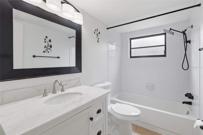 3 bedroom Single Family Residence at 804 Centerwood Court, Southwood Hills Unit 14, Brandon — photo 4