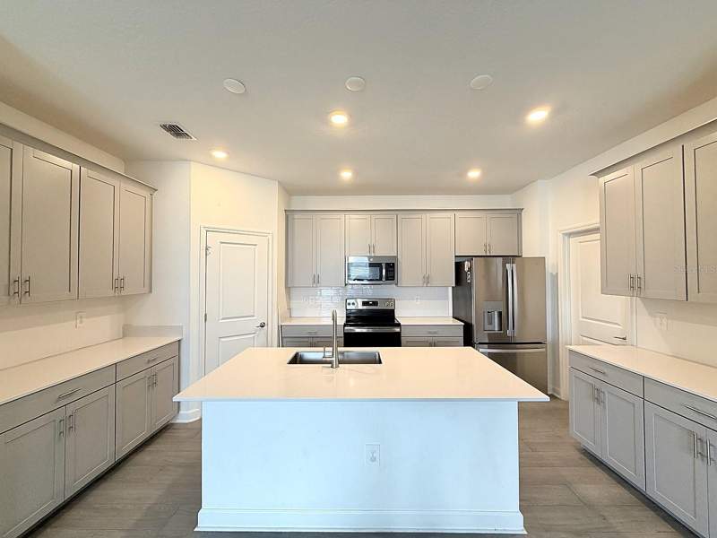 4 bedroom Single Family Residence at 2410 Relaxing Lane, Tohoqua Ph 3, Kissimmee — photo 3