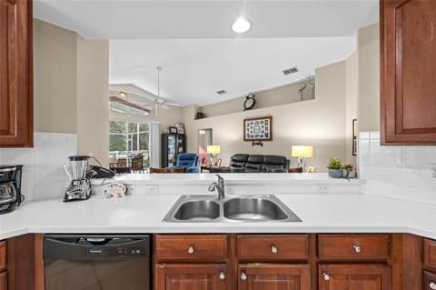 16230 Nottingham Parkway, Tampa FL - photo 8 of 58