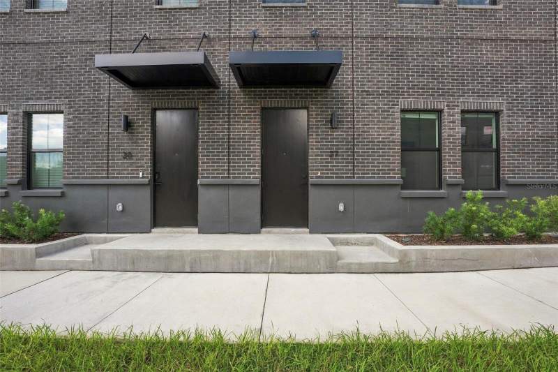 3 bedroom Townhouse at 1218 E Kay Street #27, Canvas Tpa Townhomes Phase 1, Tampa — photo 2