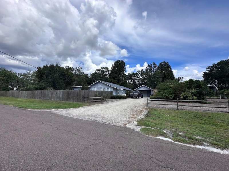 4 bedroom Single Family Residence at 2612 S 67th Street, Subdivision Of Tracts 15 & 1, Tampa — photo 1