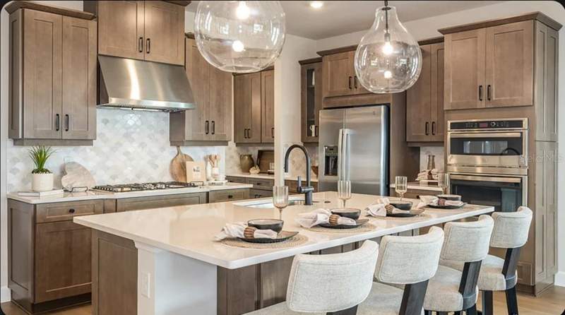 4 bedroom Single Family Residence at 19357 Lochside Lane, Lochside, Mount Dora — photo 2