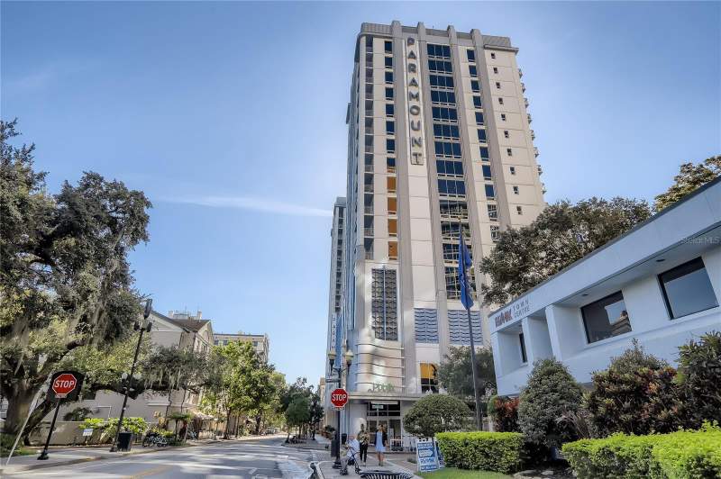 Paramount Lake Eola