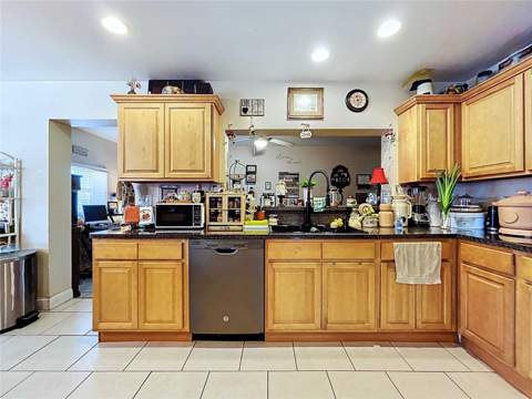 717 W End Crescent, Lakeland FL - photo 11 of 35
