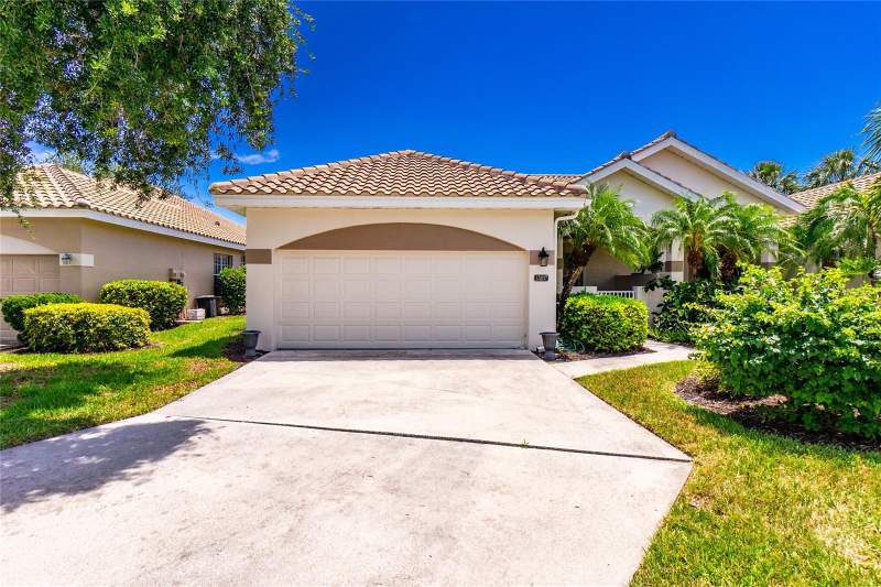 3 bedroom Villa at 15237 Knots Landing #6A, Waters Edge 2/Peppertree Poin, Fort Myers — photo 2