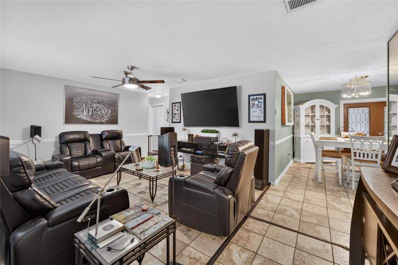 4 bedroom Single Family Residence at 3721 Coppertree Circle, Southwood Hills Unit 14, Brandon — photo 5