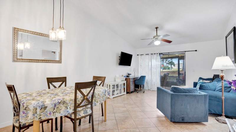 2 bedroom Townhouse at 12 Pine Island Circle, Pine Island Villas, Kissimmee — photo 2