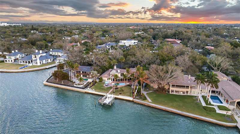4 bedroom Single Family Residence at 1504 S Lodge Drive, Cherokee Lodge, Sarasota — photo 1