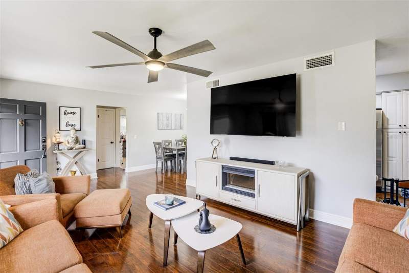 3 bedroom Single Family Residence at 1636 LEISURE DRIVE, WOODRIDGE, CLEARWATER — photo 5