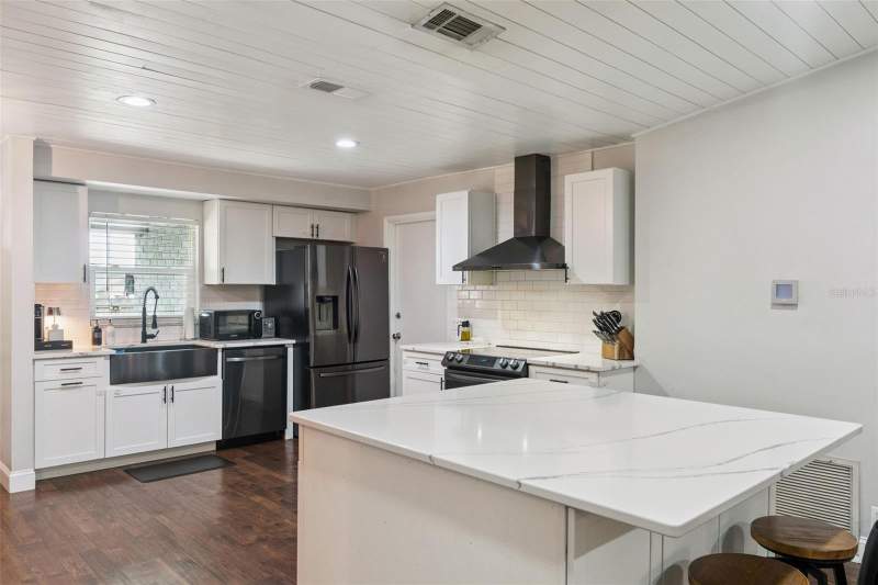 3 bedroom Single Family Residence at 1404 BEVERLY LANE, BUTTONS SUB AMD, CASSELBERRY — photo 4
