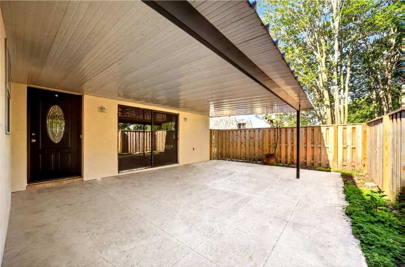 2 bedroom Townhouse at 2906 Ash Drive, Royal Oak Estates, Leesburg — photo 1