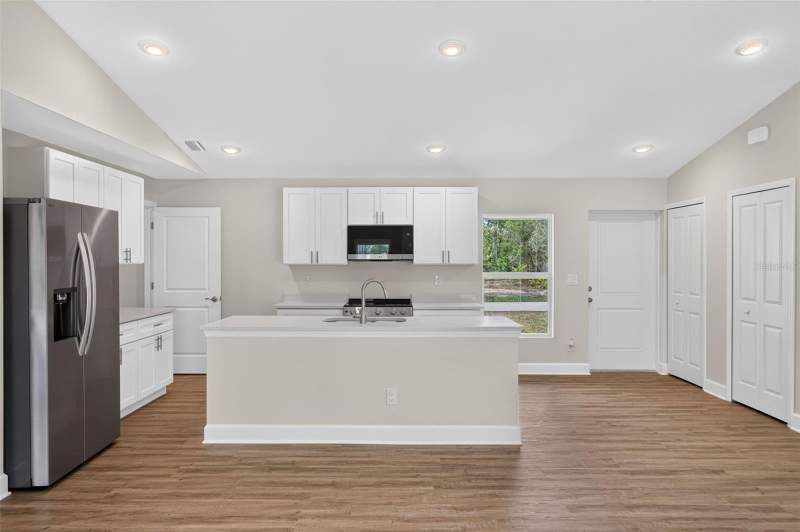 3 bedroom Single Family Residence at 23477 Branch Avenue, Port Charlotte Sec 013, Port Charlotte — photo 5