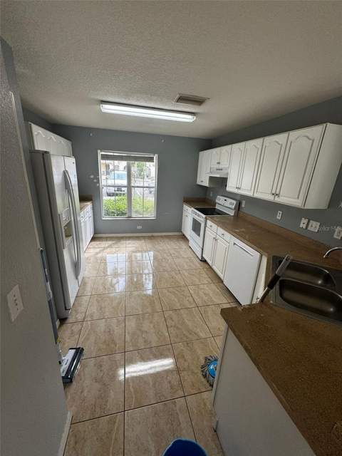 6913 Marble Fawn Place, Riverview FL - photo 6 of 15