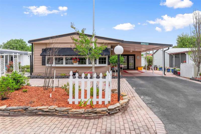 2 bedroom Manufactured Home at 2470 KAREN DRIVE, DORA PINES SUB, MOUNT DORA — photo 1