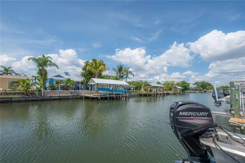 3 bedroom Single Family Residence at 8757 Bay Pointe Drive, Bay Crest Park Unit 21, Tampa — photo 2