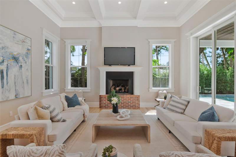 5 bedroom Single Family Residence at 4706 W San Jose Street, Sunset Park, Tampa — photo 4