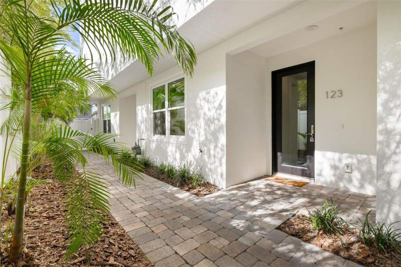 3 bedroom Townhouse at 123 5th Avenue, 5th Ave Twnhms, St Petersburg — photo 3