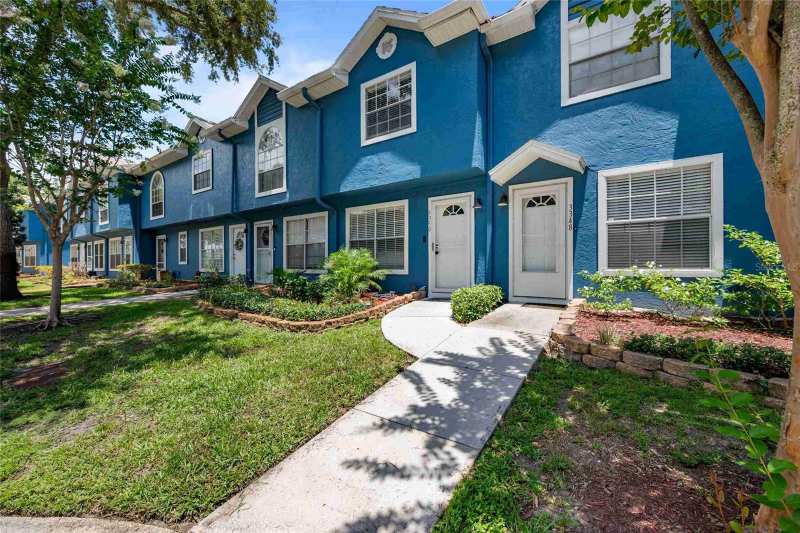 2 bedroom Townhouse at 3350 Fox Hunt Drive, Fox Chase Twnhms, Palm Harbor — photo 1
