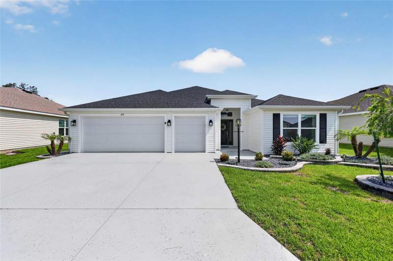 3 bedroom Single Family Residence at 879 Morley Avenue, Villages/West Lake Un #74, The Villages — photo 3